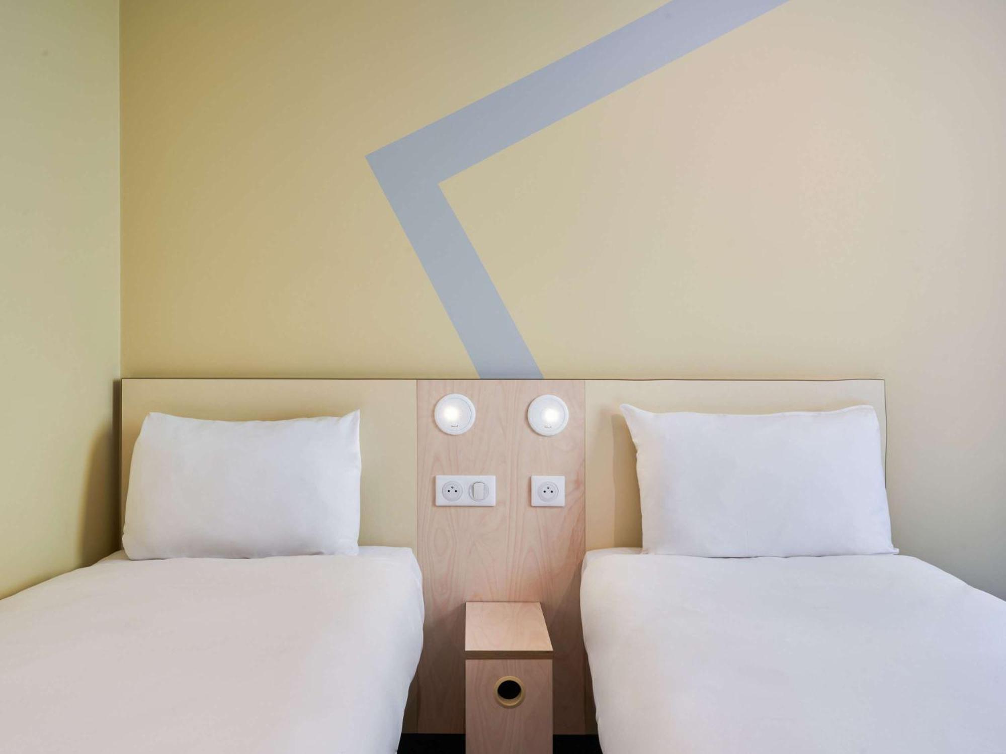 ibis budget Saint-Maurice Buitenkant foto