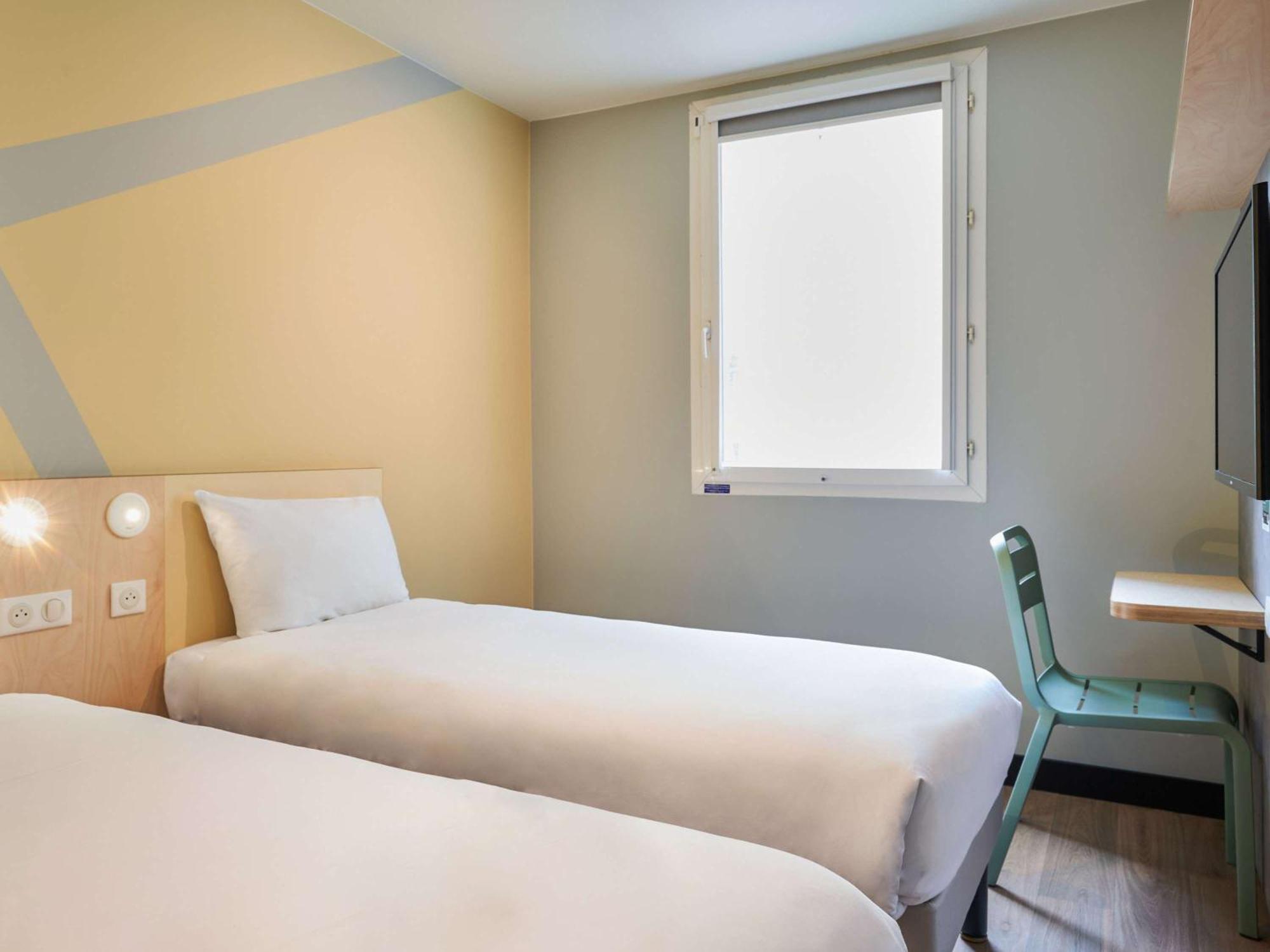 ibis budget Saint-Maurice Buitenkant foto