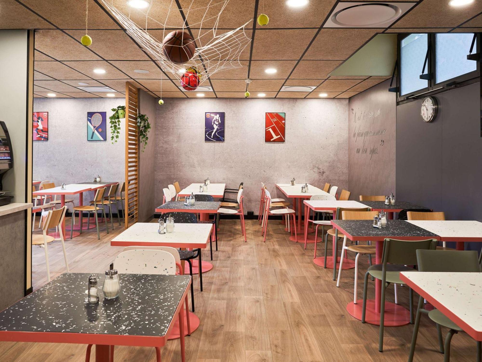 ibis budget Saint-Maurice Buitenkant foto