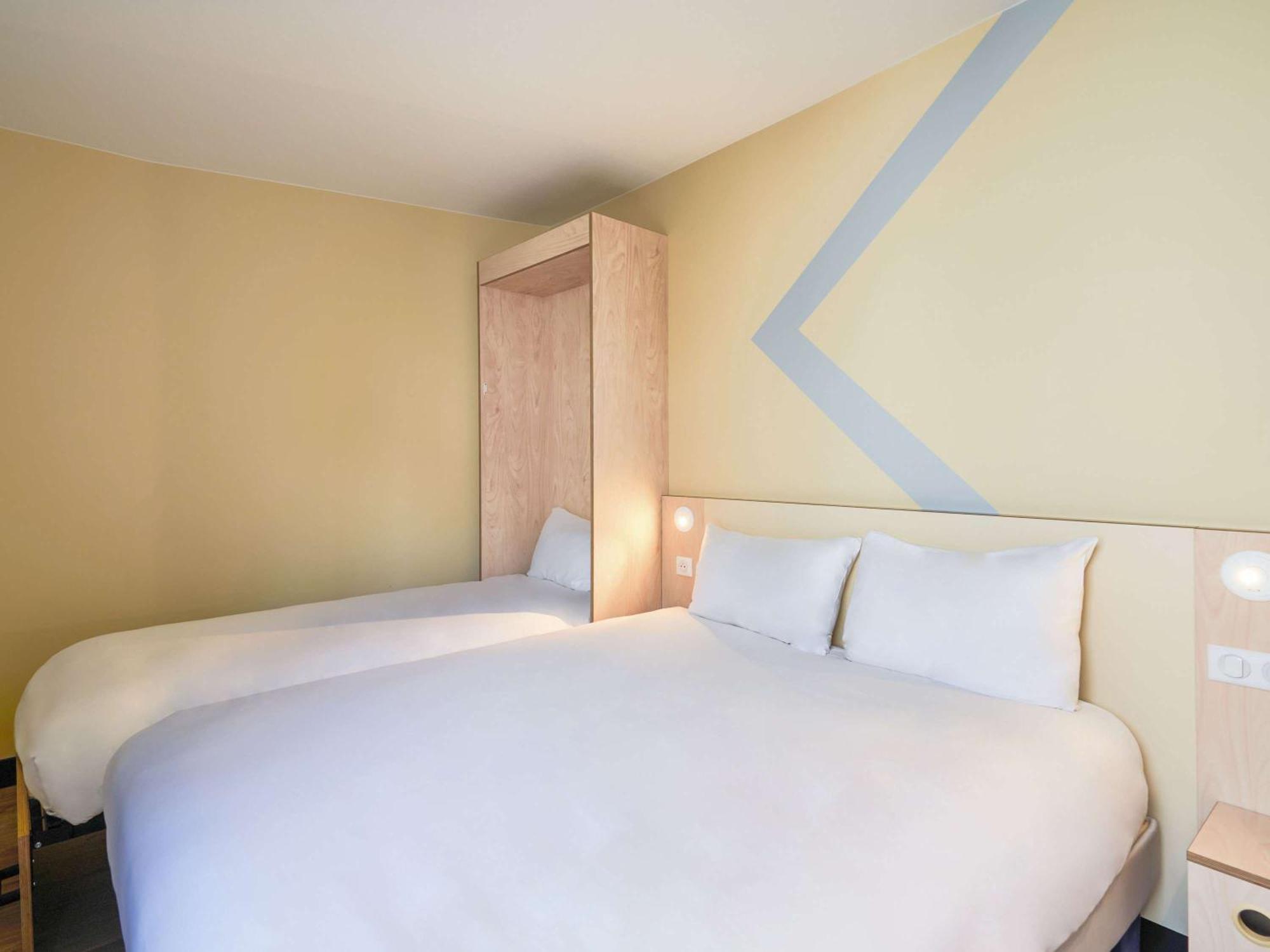 ibis budget Saint-Maurice Buitenkant foto