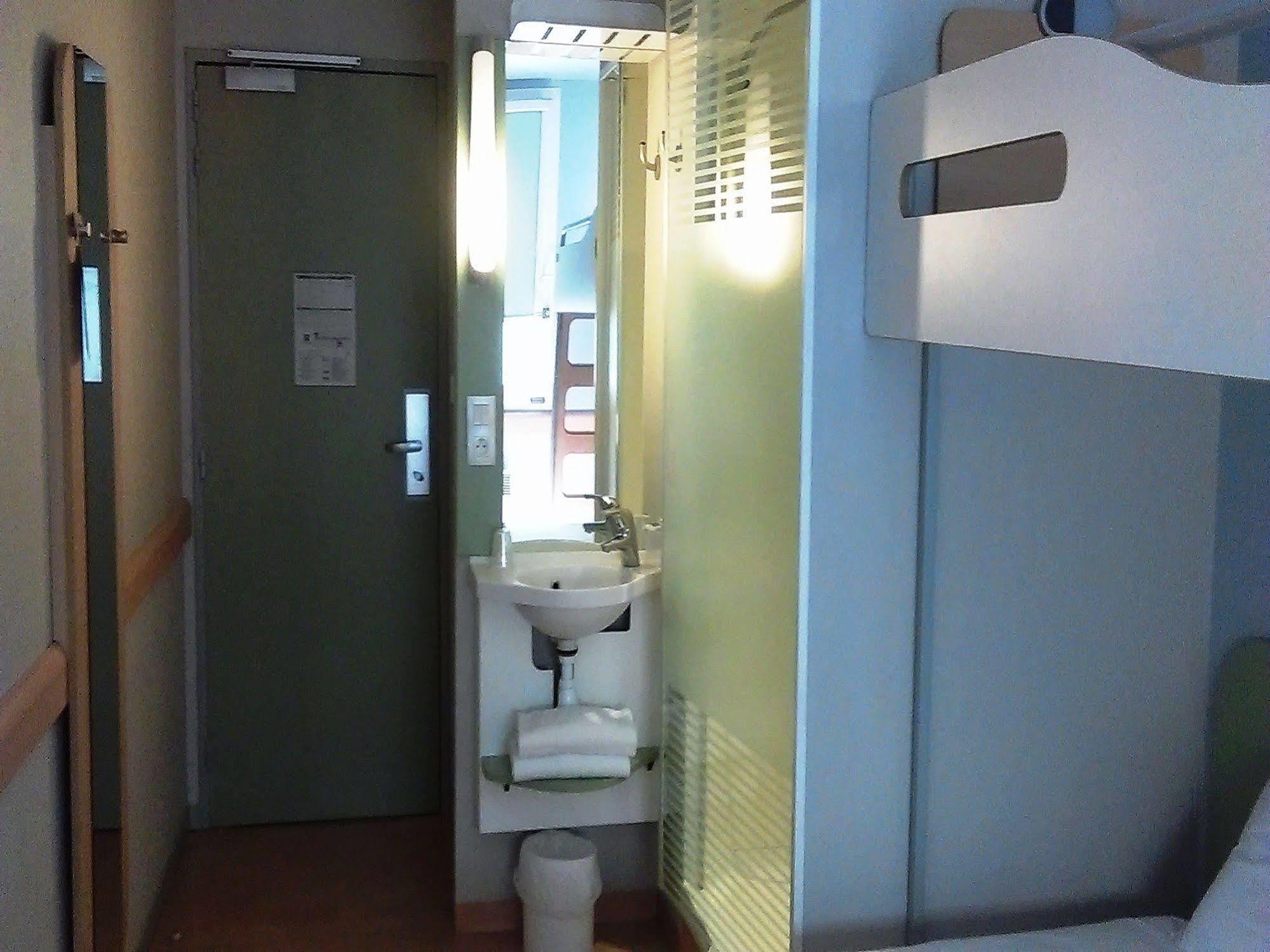 ibis budget Saint-Maurice Buitenkant foto