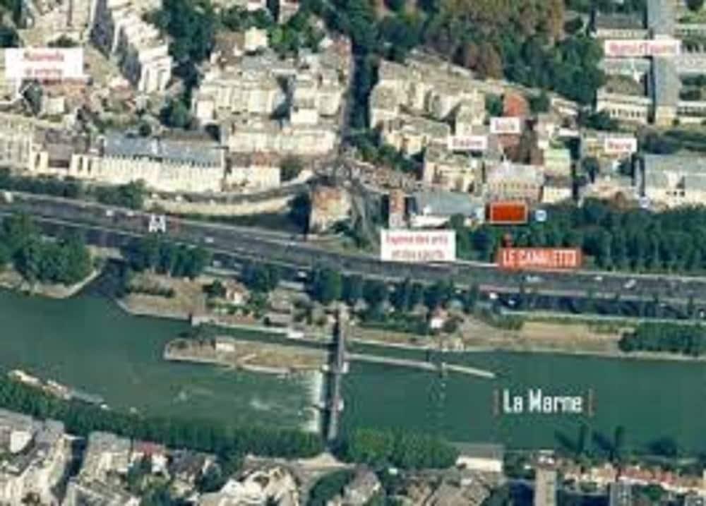 ibis budget Saint-Maurice Buitenkant foto